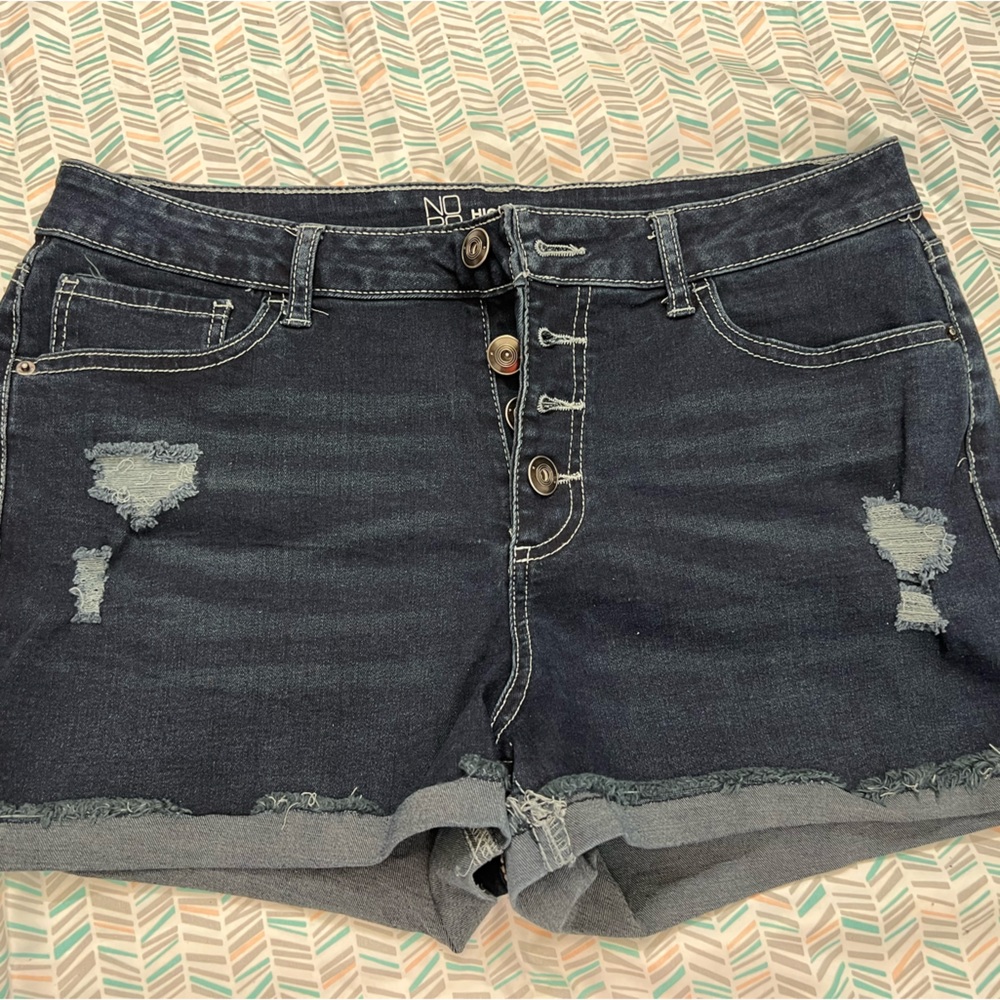 Juniors size 15 shorts